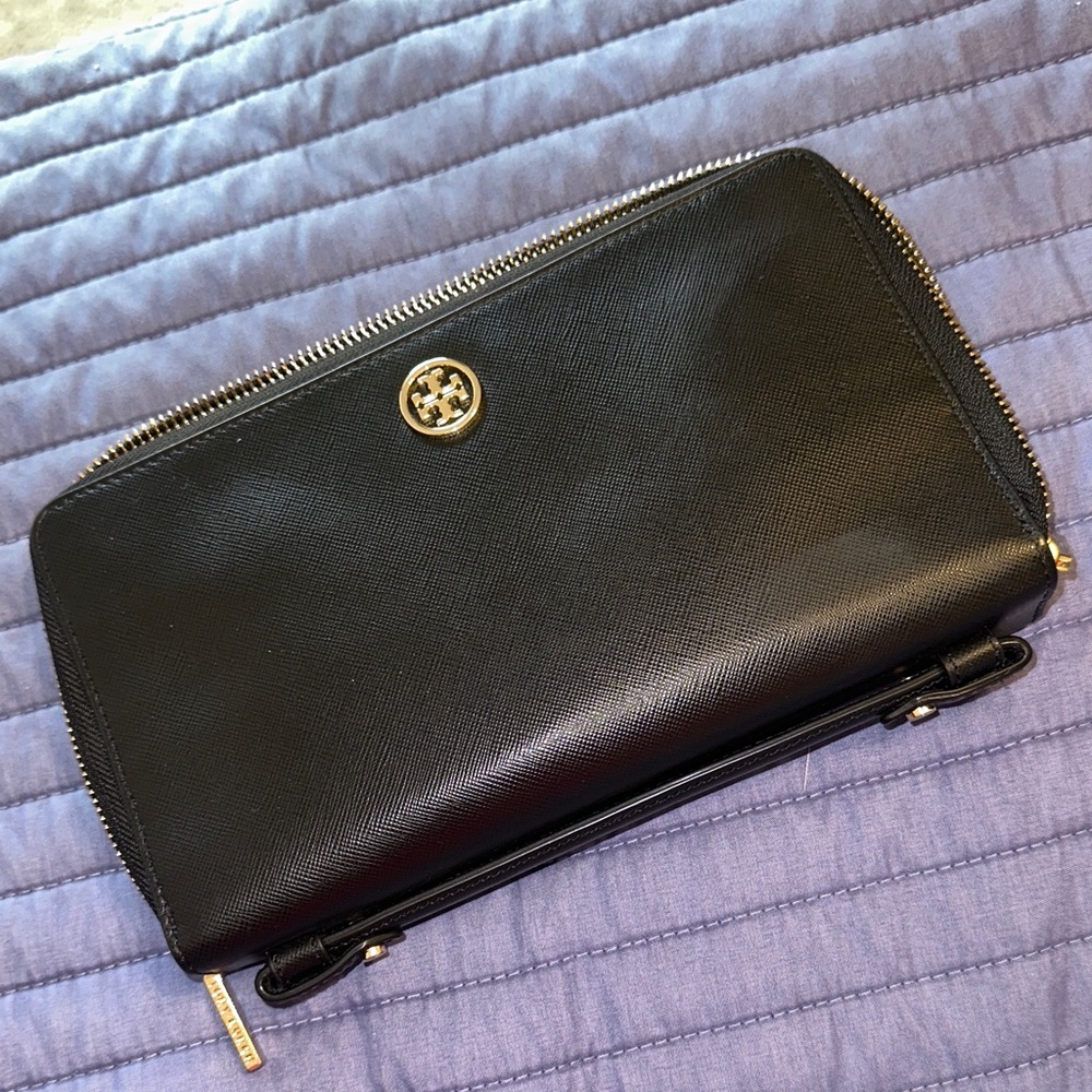 Large Tory Burch Black Leather Zip Wallet